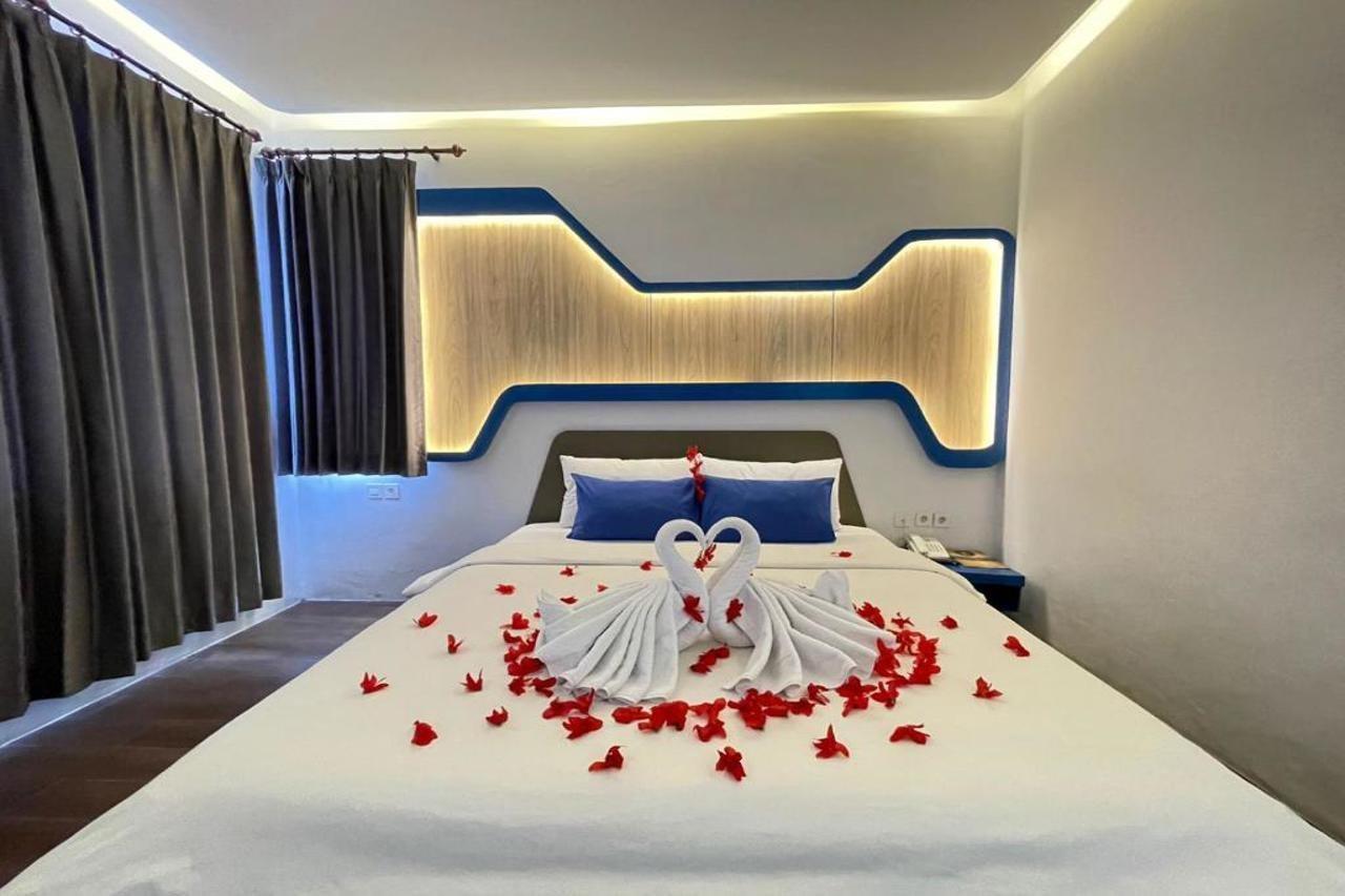 Golden Palace Hotel Batu Merah 外观 照片