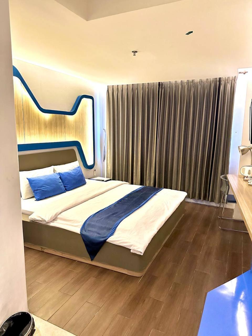 Golden Palace Hotel Batu Merah 外观 照片
