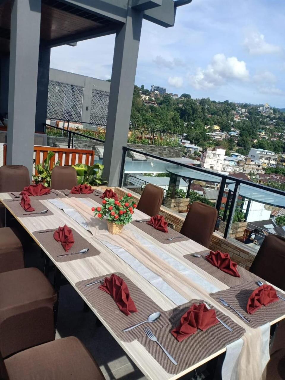 Golden Palace Hotel Batu Merah 外观 照片