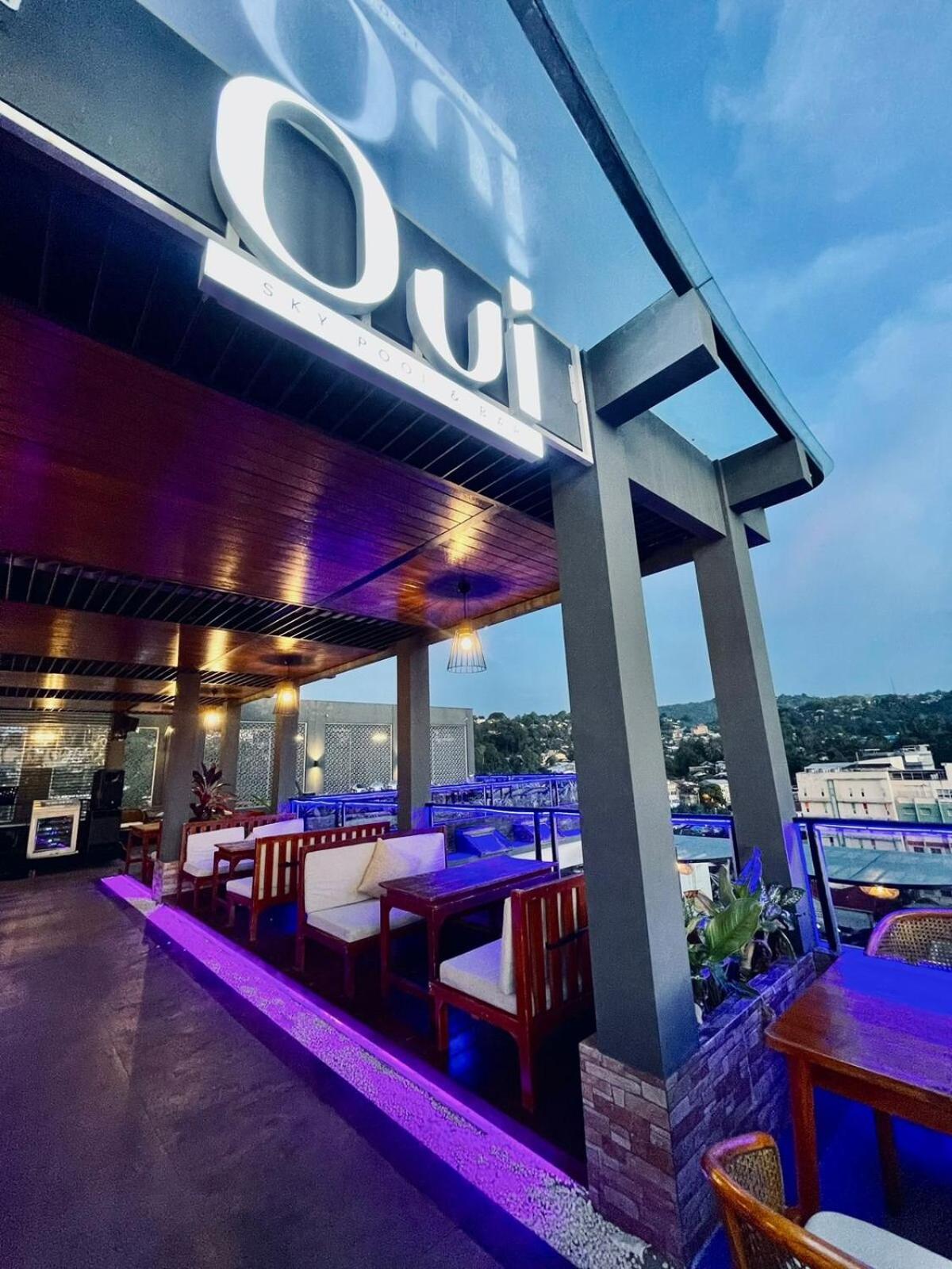 Golden Palace Hotel Batu Merah 外观 照片